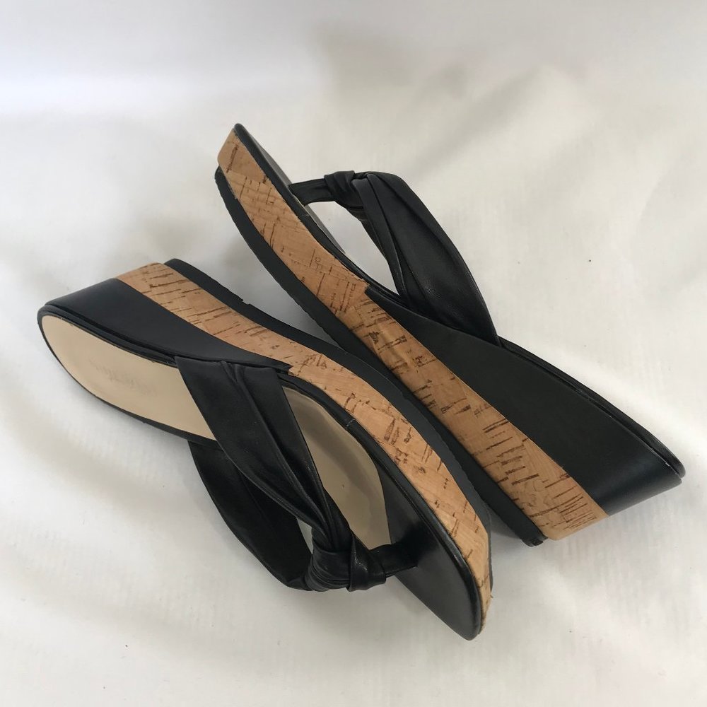 Nine West Black Sandal With Cork Detail.